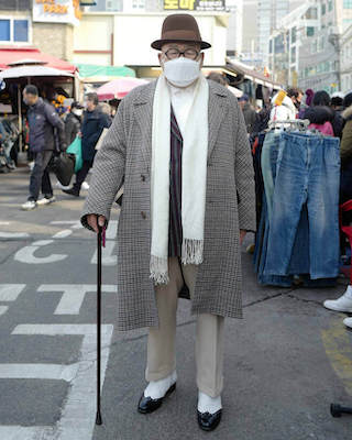 Elderly Fashion at flea market clothing stores in Seoul